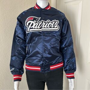 New England Patriots Big Kids NFL Lightweight Satin Blue Red Jacket M 10-12